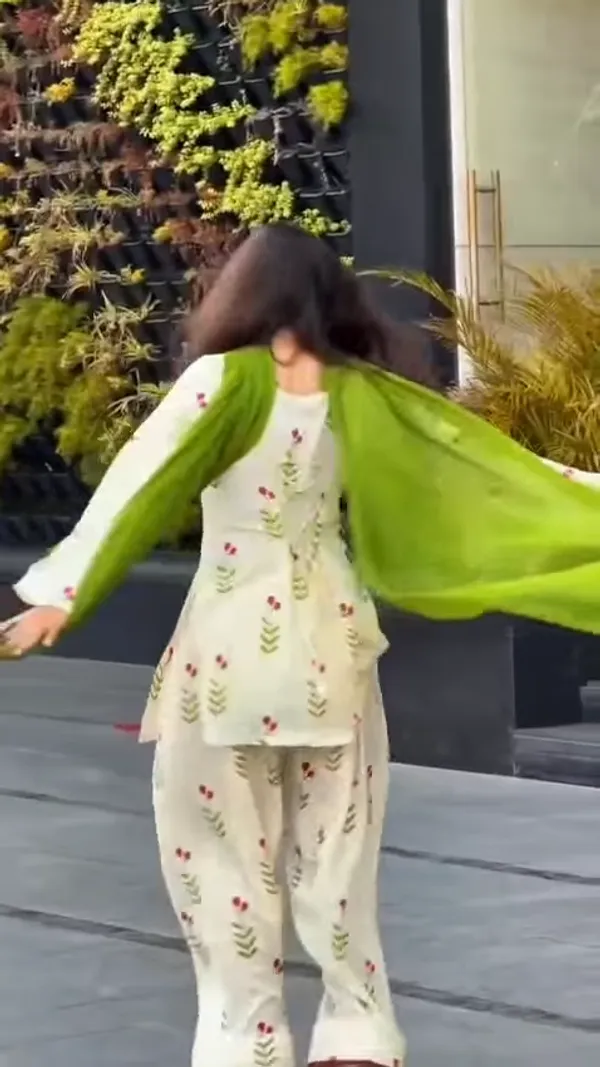 White_Floral_Printed_Cotton_Kurta_Set_with_Green_Dupatta