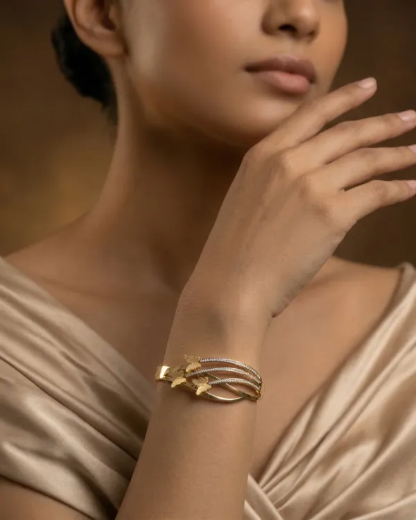 Timeless_Shine_Bangle