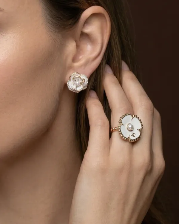 Elan_Floral_Ring_With_Ivory_Grace_Studs