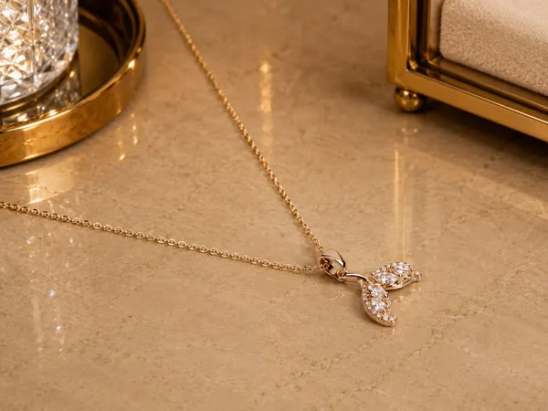 Aurielle_Flutter_Pendant