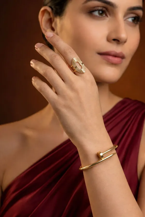 Luxe_Lock_Cuff_With_2_Surprise_Ring