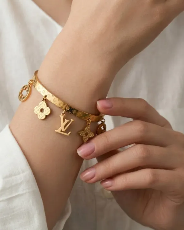 Golden_Insignia_Bracelet