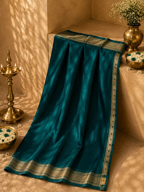 Off_White_Art_Silk_Paithani_Saree_With_All_over_Zari_Weaves_&_Contrast_Border