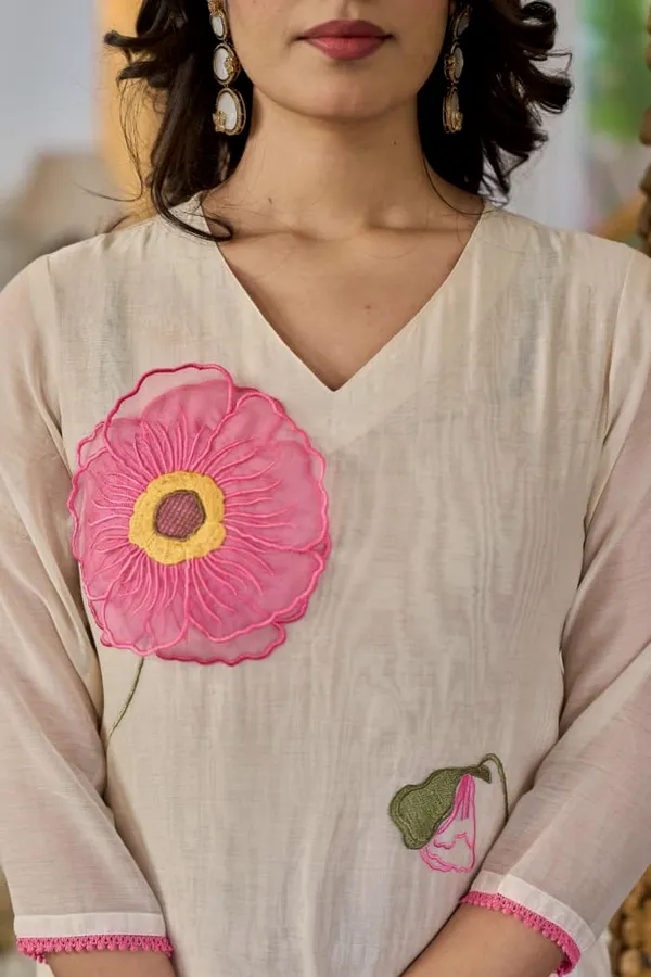 Off_White_Cotton_Blend_Floral_Embroidered_Kurta_Set_With_Dupatta_For_Women