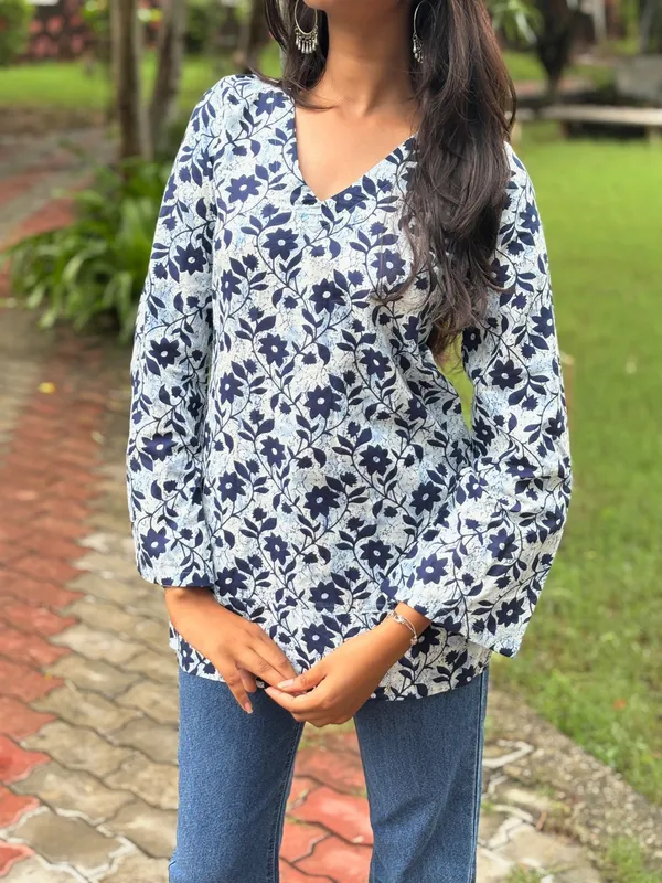 Nazm_Floral_Bell_Sleeve_Cotton_Top_|_Printed_Short_Kurti_|_invida