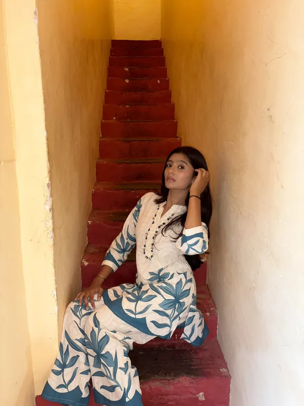Blue_And_White_Cotton_Blend_Floral_Print_Kurta_Palazzo_Set_For_Women