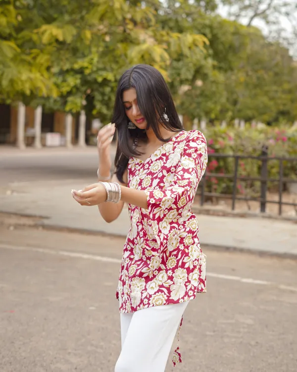 Aaira_|_Corset_Back_Digital_Print_Cotton_Short_Kurti