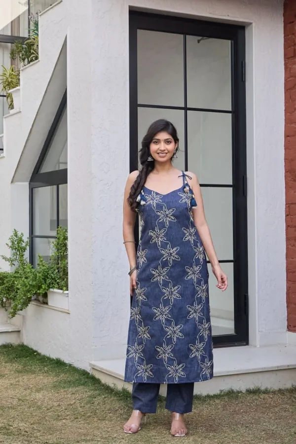 Blue_Cotton_Blend_Floral_Embroidered_Kurti_Set_With_Dupatta_For_Women