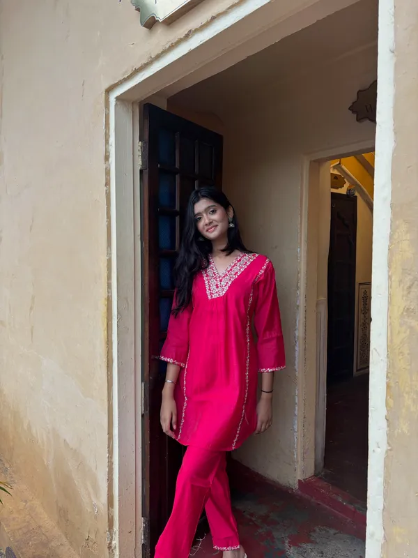 Pink_Cotton_Blend_Embroidered_Kurta_Set_For_Women