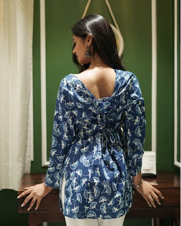 AZURE_BLOOM:_HAND-PRINTED_FLORAL_SHORT_COTTON_KURTI_WITH_BELL_SLEEVES