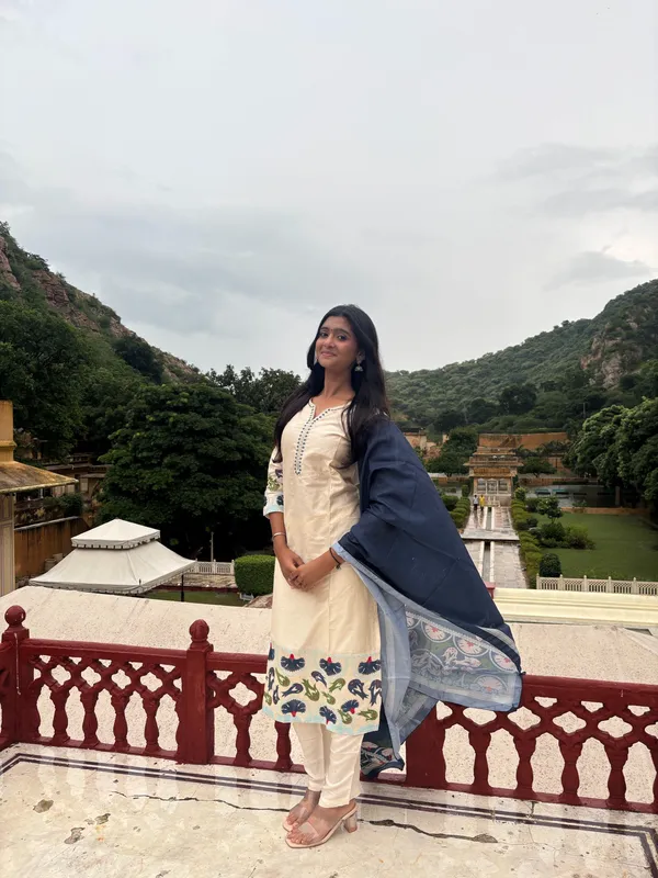 Off_White_Cotton_Blend_Floral_Embroidered_Kurta_Set_For_Women