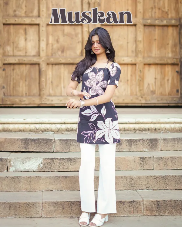 Muskan_|_Black_&_White_Digital_Print_Cotton_Short_Kurti