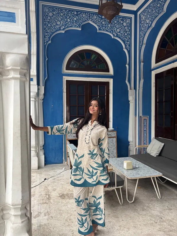 Blue_And_White_Cotton_Blend_Floral_Print_Kurta_Palazzo_Set_For_Women