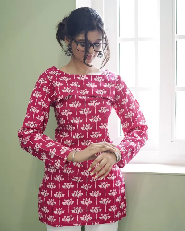 RUBY_LOTUS:_HAND-PRINTED_COTTON_SHORT_KURTI_WITH_OVERLAY_DETAIL