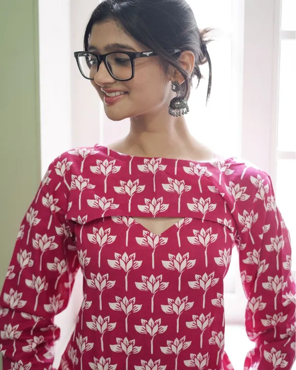 RUBY_LOTUS:_HAND-PRINTED_COTTON_SHORT_KURTI_WITH_OVERLAY_DETAIL
