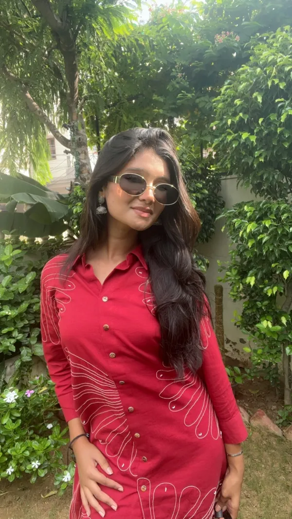 Red_Cotton_Blend_Embroidered_Kurti_Set_For_Women