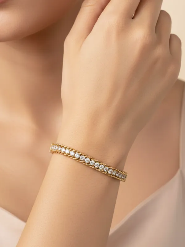Golden_Stainless_Steel_Modern_Bracelet_For_Woman