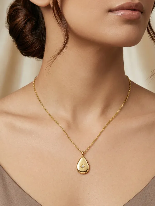 Golden_Stainless_Steel_Modern_Necklace_For_Woman