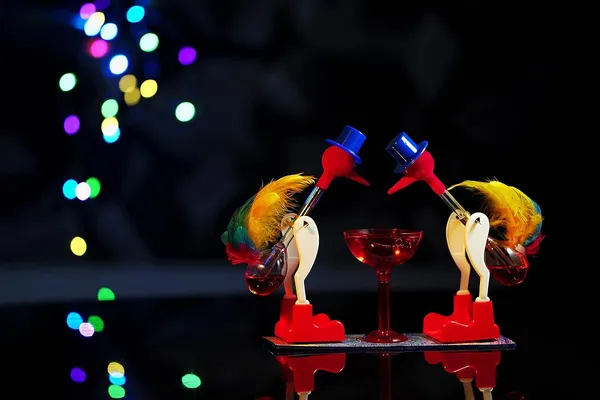 Mango_Pie_Rangoli_Drinking_Bird_Red_Yellow_Green_Red