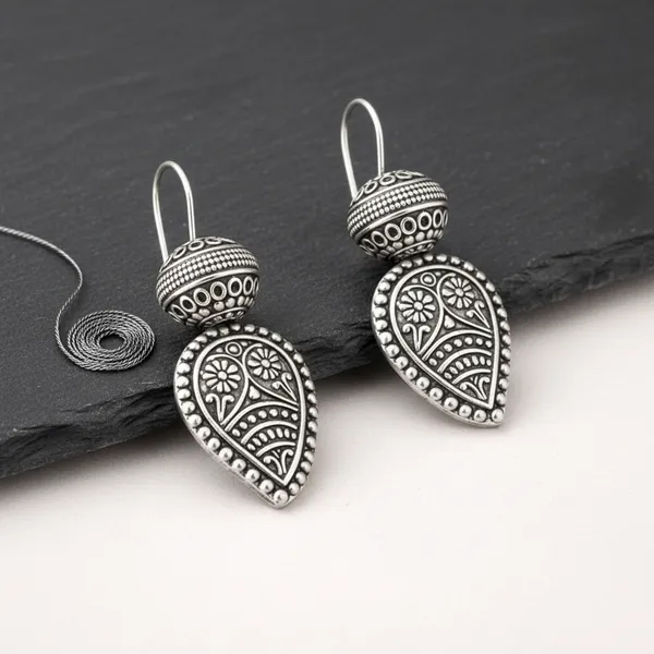 Silver_Brass_Oxidised_Paisley_Ethnic_Drop_Earrings_For_Women