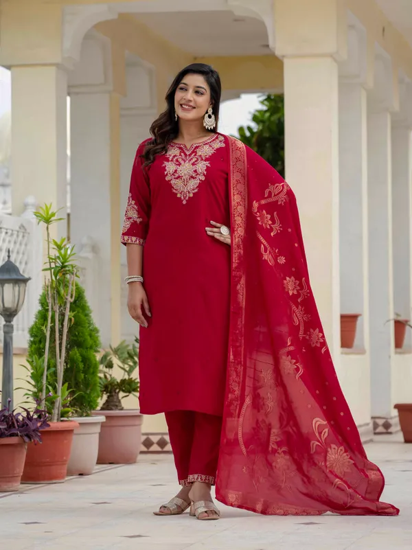 Red_Romal_Silk_Sequins_Embroidered_Kurta_Pant_Set_For_Women