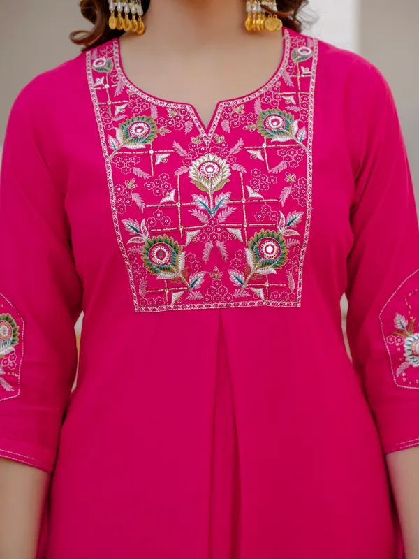 Pink_Viscose_Embroidered_Kurta_Pant_Set_For_Women