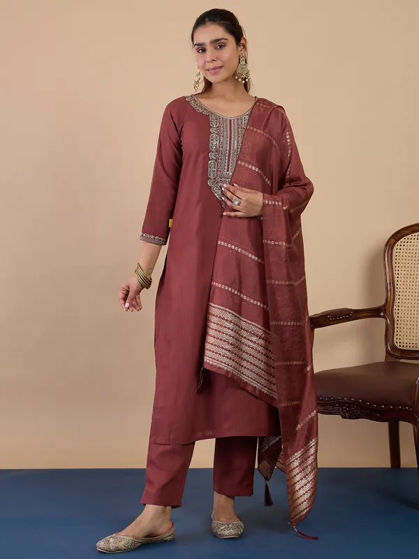 Brown_Women's_Traditional_Embroidered_Kurta_Pant_Set_with_Silk_Dupatta_|_Women's_Ethnic_Wear