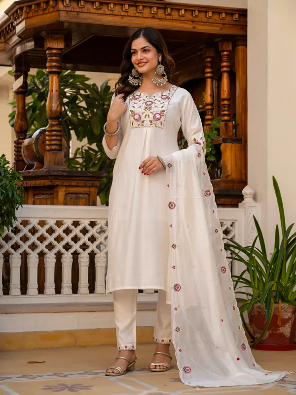 White_Viscose_Embroidered_Kurta_Pant_Set_For_Women