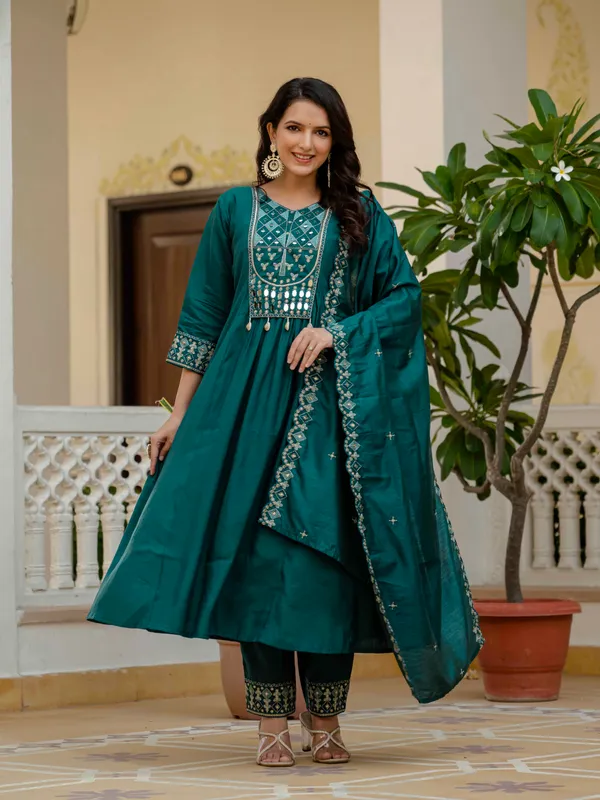 Dark_Green_Viscose_Mirror_Work_Kurta_Pant_Set_For_Women
