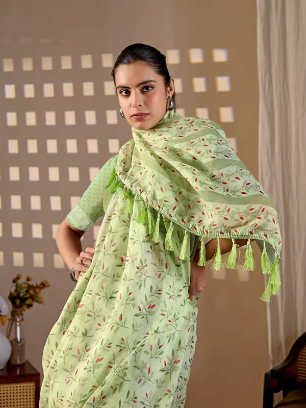 Green_Floral_Digital_Print_Soft_Linen_Cotton_Saree_with_Contrast_Printed_Blouse