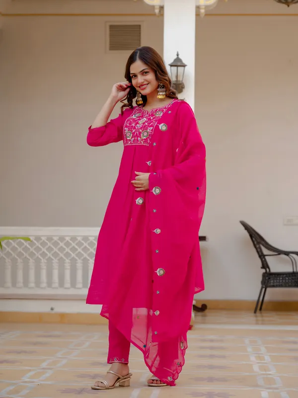 Pink_Viscose_Embroidered_Kurta_Pant_Set_For_Women