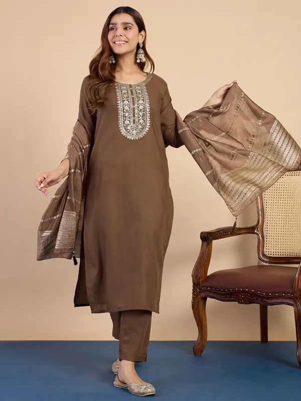 Brown_Elegant_Embroidered_Kurta_Pant_Set_with_Silk_Dupatta_|_Women's_Ethnic_Wear