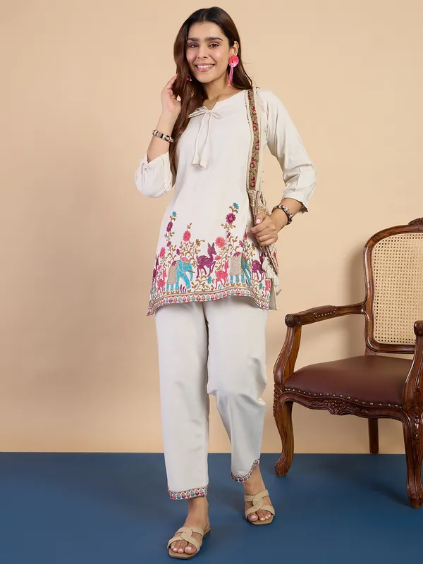 Off_White_Pure_Cotton_Designer_Embroidered_Co-Ord_Set_For_Women