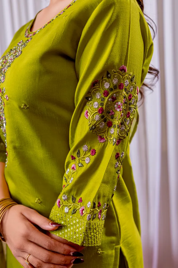 Parrot_Green_Viscose_Floral_Embroidered_Kurta_Pant_Set_For_Women