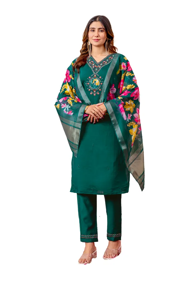 Green_Viscose_Embroidered_Kurta_Pant_Set_For_Women