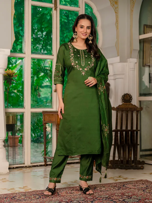 Green_Marina_Silk_Embroidered_Kurta_Pant_Set_For_Women