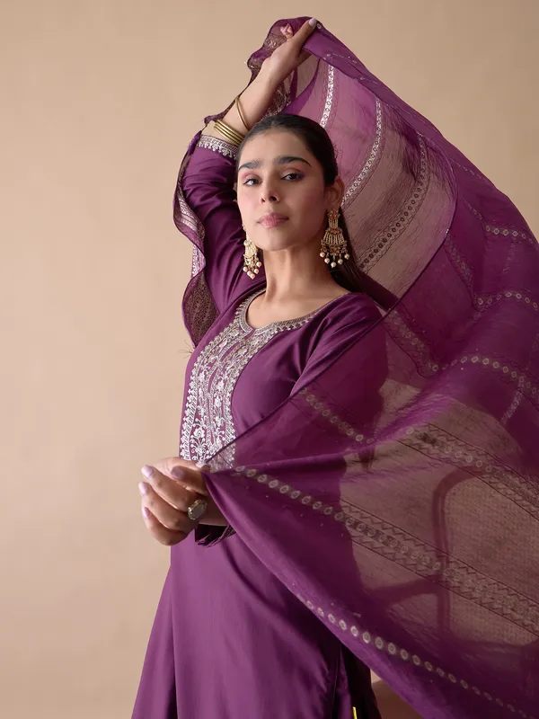 Purple_Elegant_Embroidered_Kurta_Pant_Set_with_Silk_Dupatta_|_Women's_Ethnic_Wear