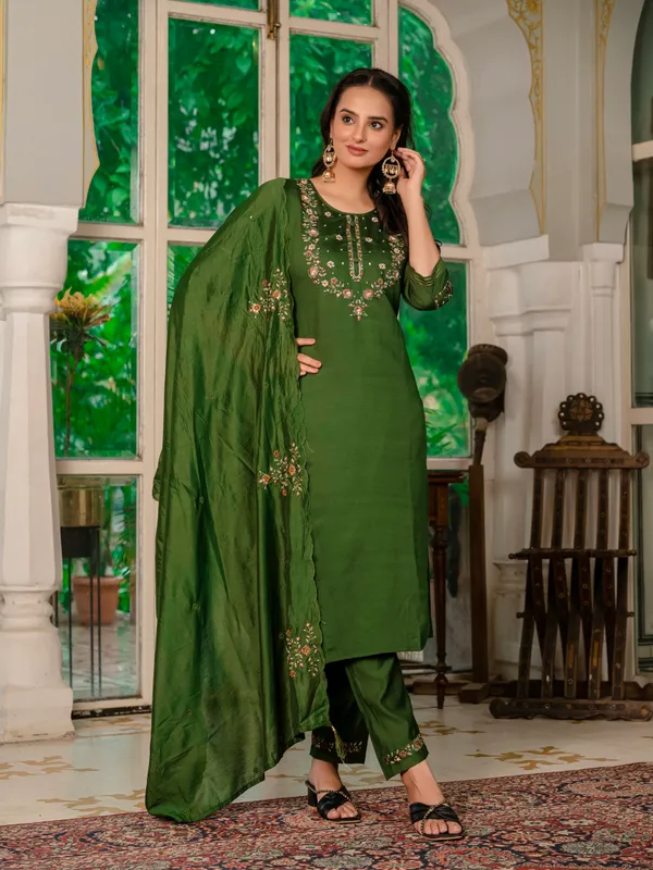 Green_Marina_Silk_Embroidered_Kurta_Pant_Set_For_Women