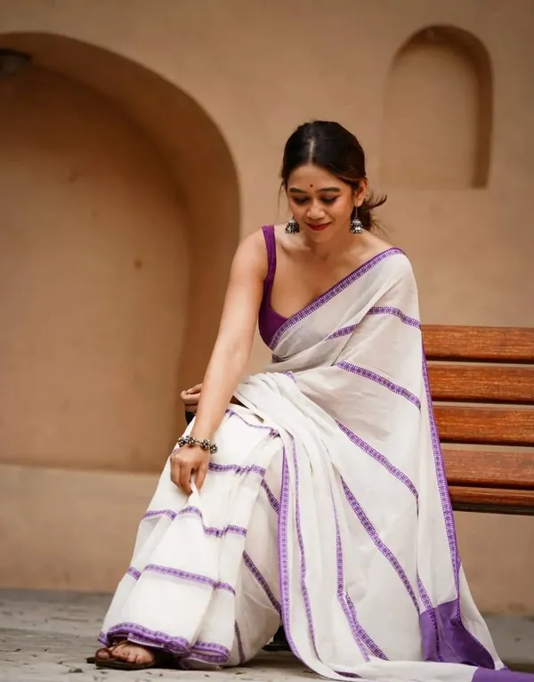 Premium_Linen_Cotton_Digital_Printed_Saree_with_Satin_Banglory_Blouse_&_Tassel_Detailing