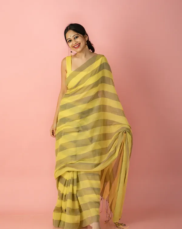 Premium_Linen_Cotton_Digital_Printed_Saree_with_Satin_Banglory_Blouse_&_Tassel_Detailing