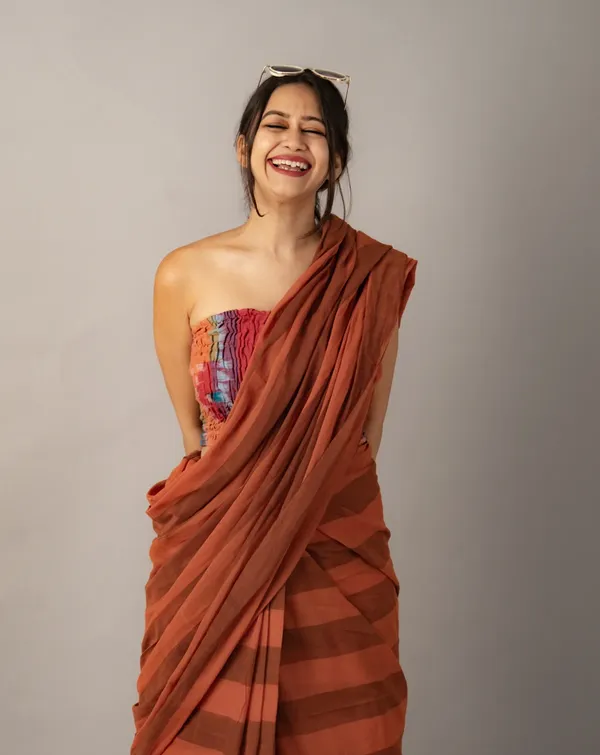 Premium_Linen_Cotton_Digital_Printed_Saree_with_Satin_Banglory_Blouse_&_Tassel_Detailing