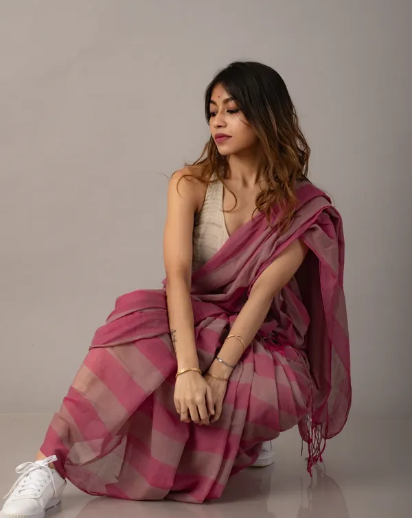 Premium_Linen_Cotton_Digital_Printed_Saree_with_Satin_Banglory_Blouse_&_Tassel_Detailing
