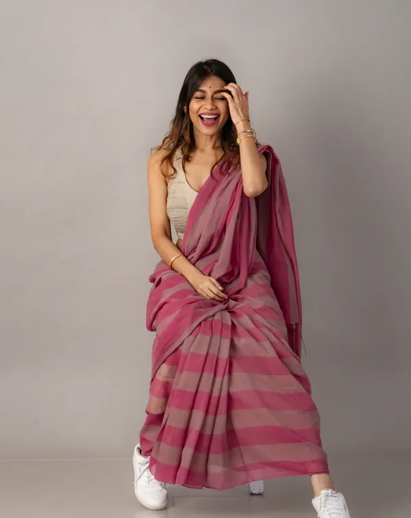 Premium_Linen_Cotton_Digital_Printed_Saree_with_Satin_Banglory_Blouse_&_Tassel_Detailing