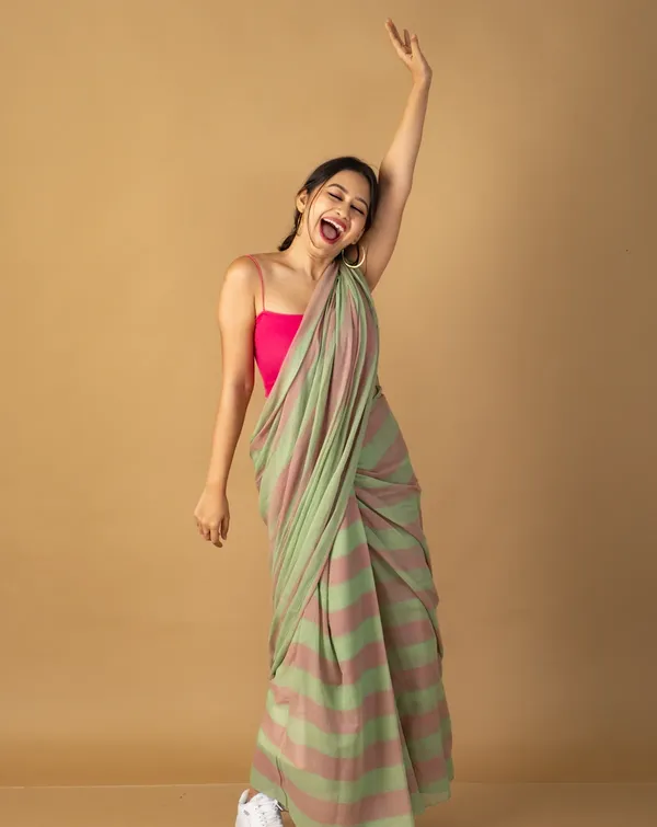 Premium_Linen_Cotton_Digital_Printed_Saree_with_Satin_Banglory_Blouse_&_Tassel_Detailing