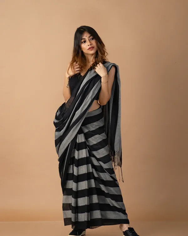 Premium_Linen_Cotton_Digital_Printed_Saree_with_Satin_Banglory_Blouse_&_Tassel_Detailing