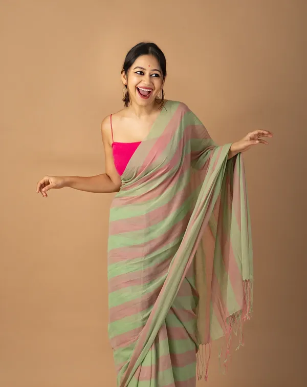 Premium_Linen_Cotton_Digital_Printed_Saree_with_Satin_Banglory_Blouse_&_Tassel_Detailing