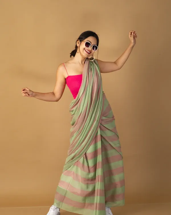 Premium_Linen_Cotton_Digital_Printed_Saree_with_Satin_Banglory_Blouse_&_Tassel_Detailing