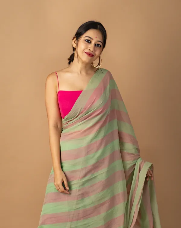 Premium_Linen_Cotton_Digital_Printed_Saree_with_Satin_Banglory_Blouse_&_Tassel_Detailing