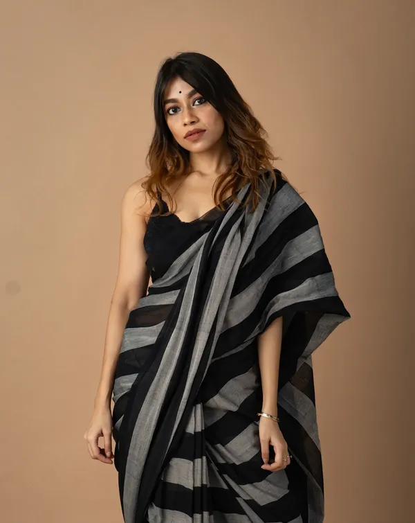 Premium_Linen_Cotton_Digital_Printed_Saree_with_Satin_Banglory_Blouse_&_Tassel_Detailing