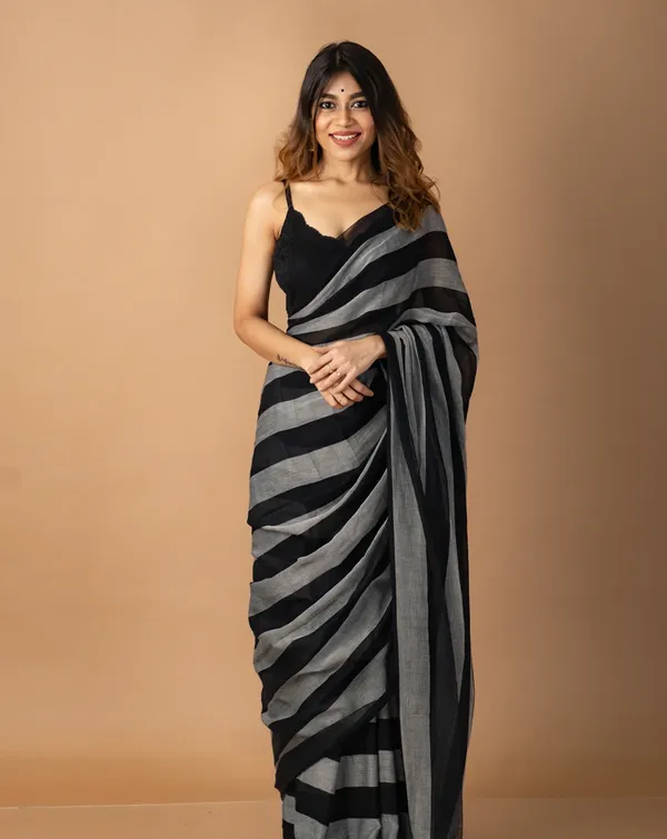Premium_Linen_Cotton_Digital_Printed_Saree_with_Satin_Banglory_Blouse_&_Tassel_Detailing